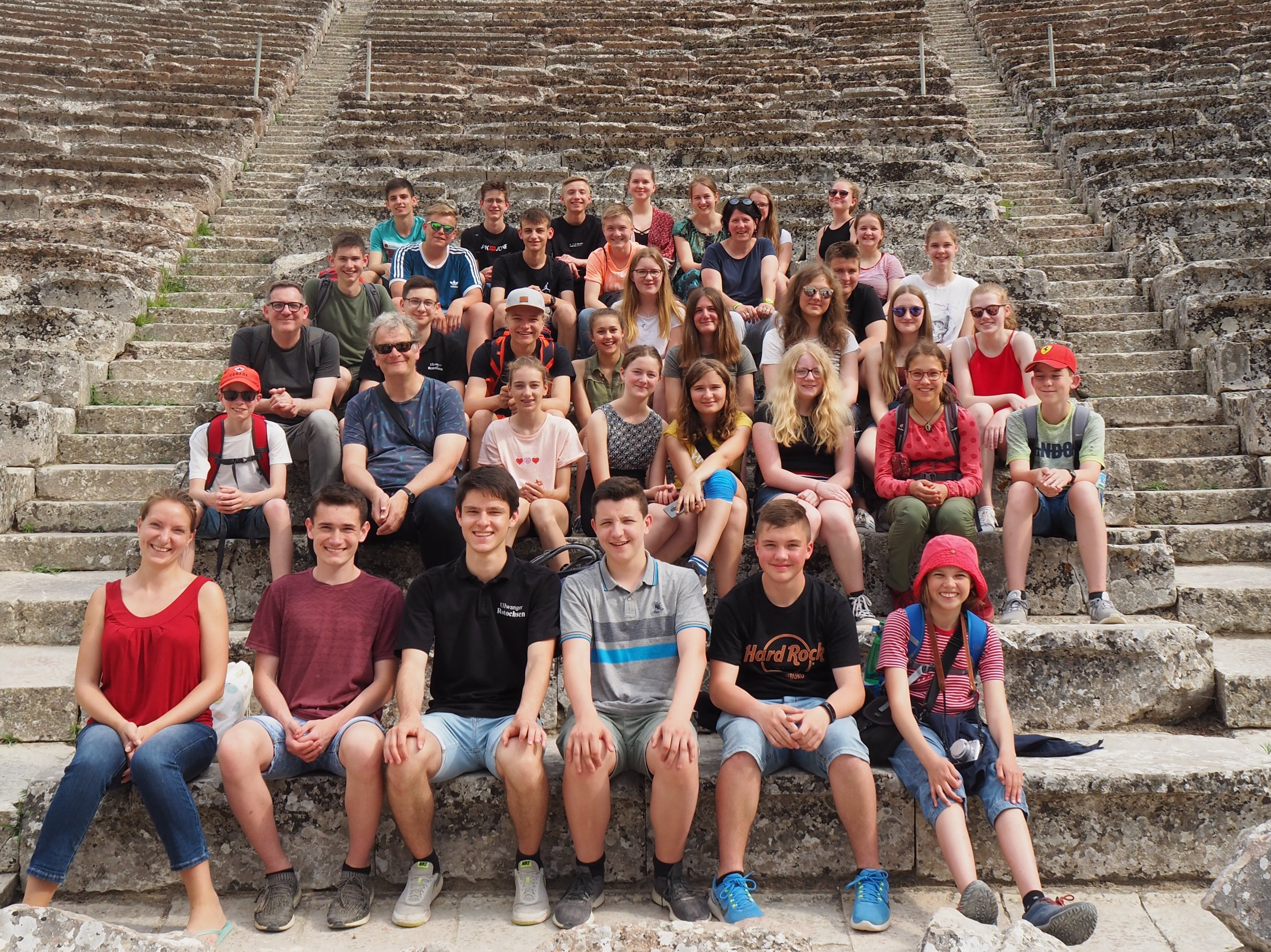 Gruppenbild im antiken Odeon
